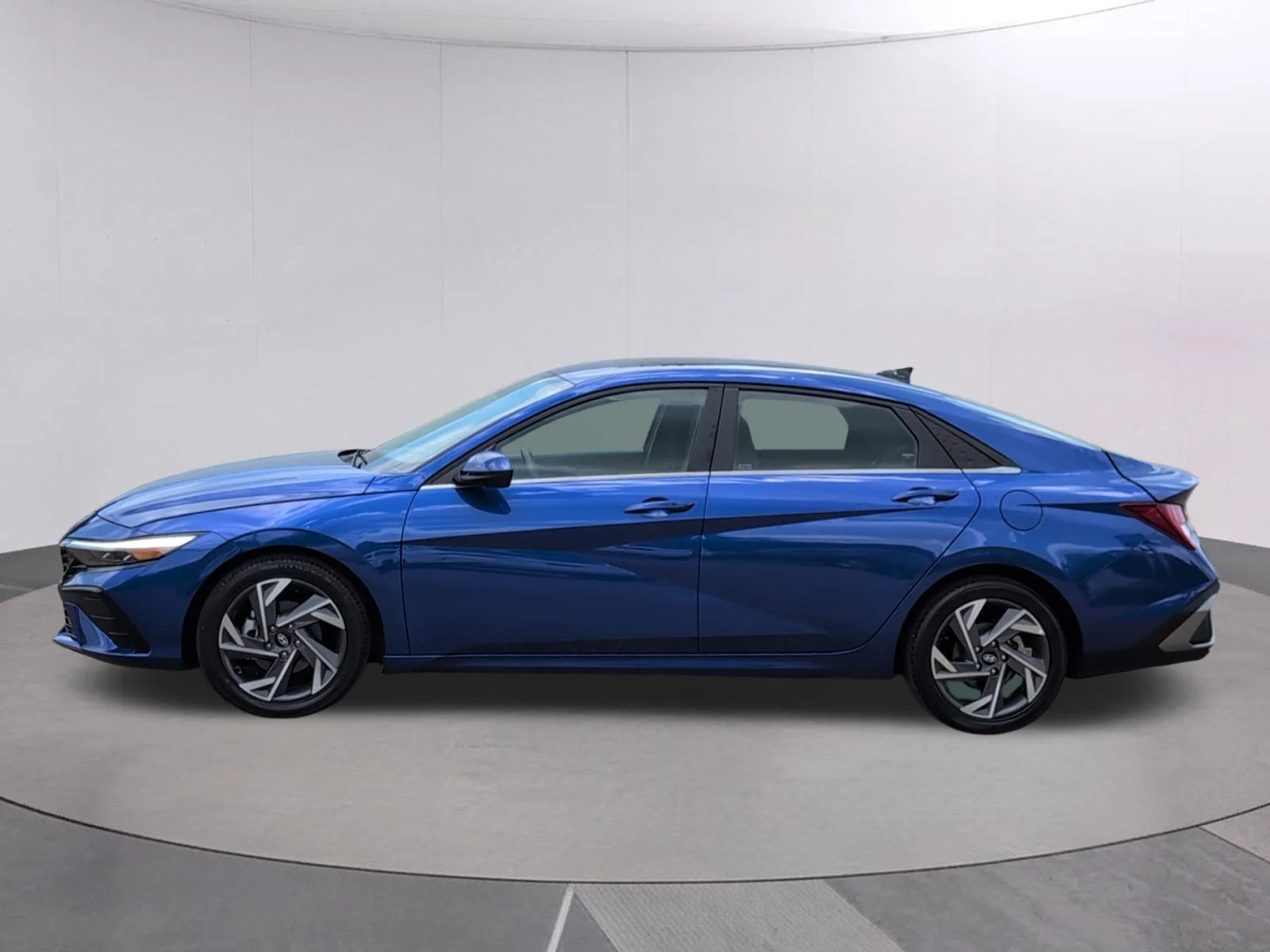 Used 2025 Intense Blue Hyundai SEL Convenience image 2