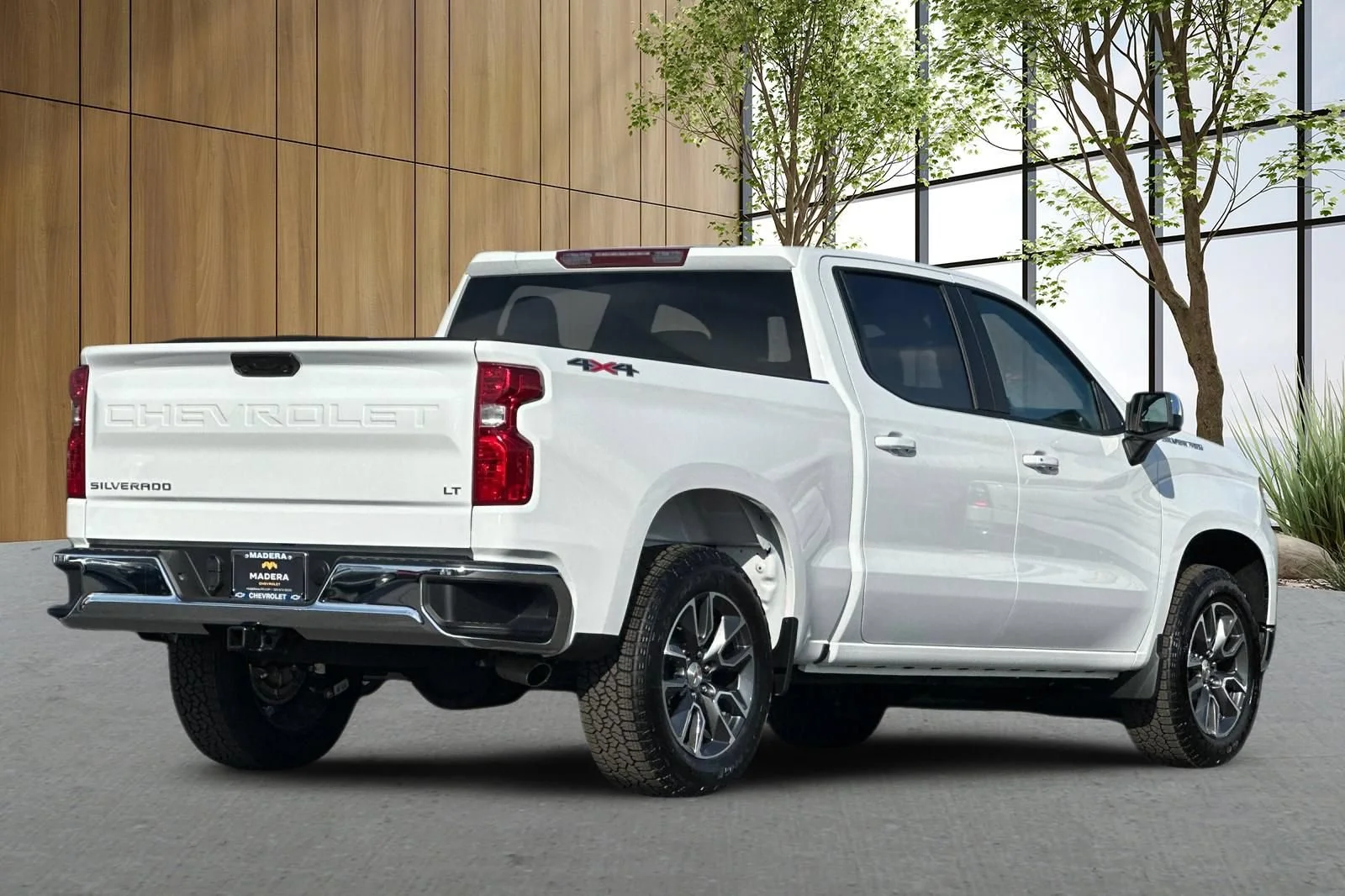 New 2025 Summit White Chevrolet LT (2FL) image 4