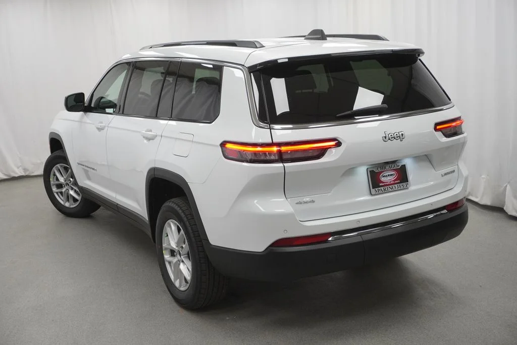 New 2026 Bright White Clear-Coat Exterior Paint Jeep Laredo image 11
