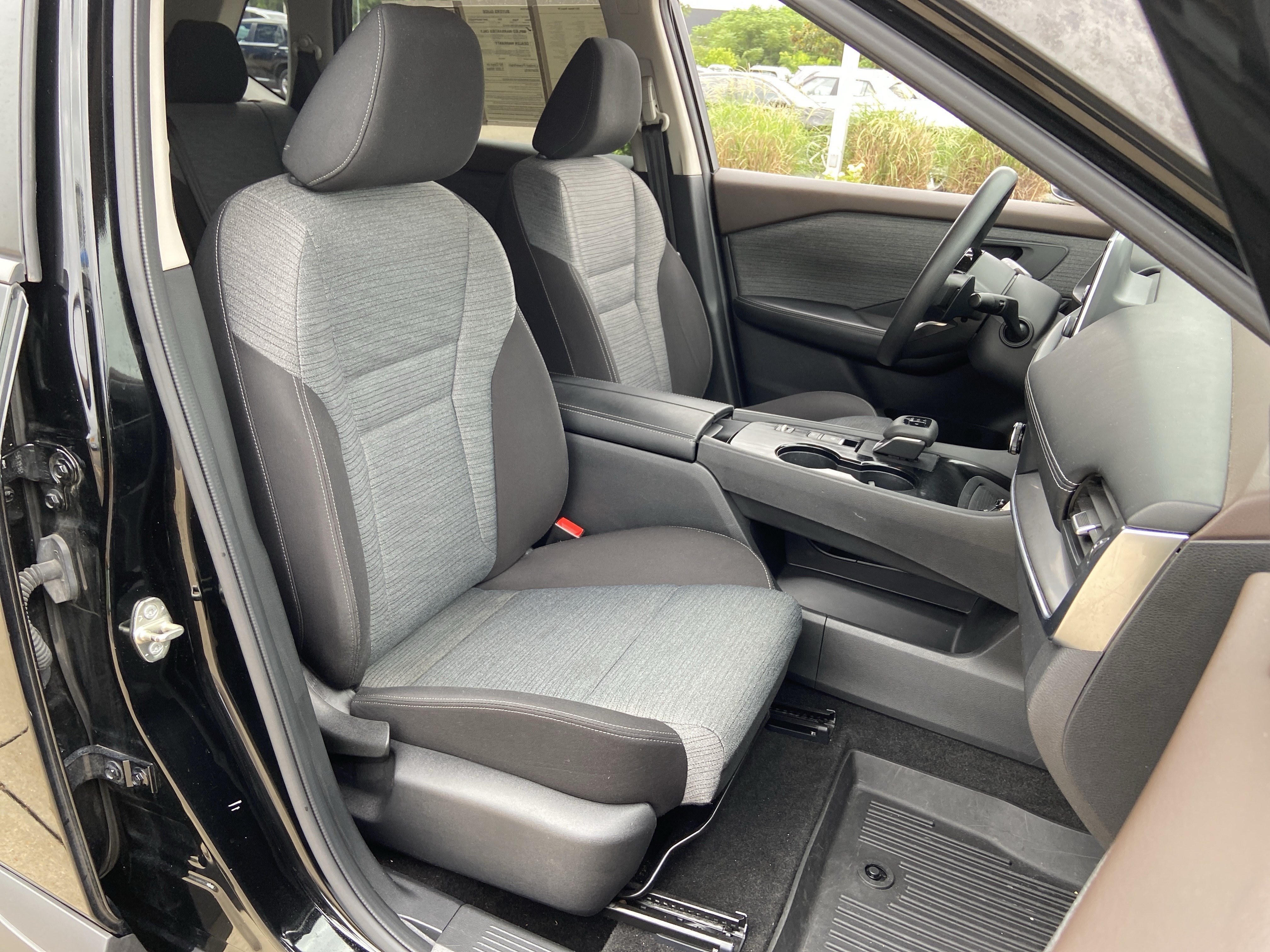 Used 2023 Super Black Nissan SV image 20
