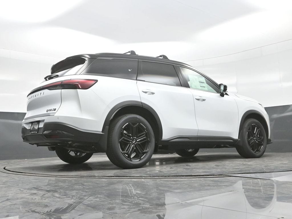 New 2027 2T RAD WHT INFINITI Sport AWD image 35