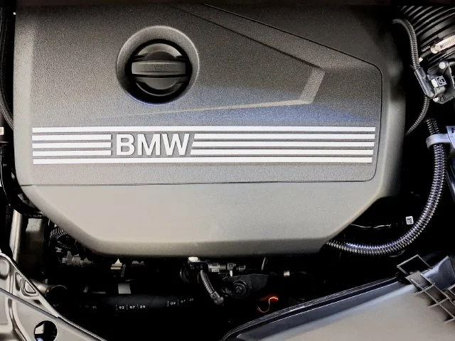 New 2027 Black Sapphire Metallic BMW xDrive28i image 30