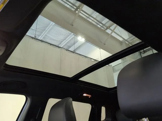 Used 2024 Silver Jeep Limited 4x4 image 25