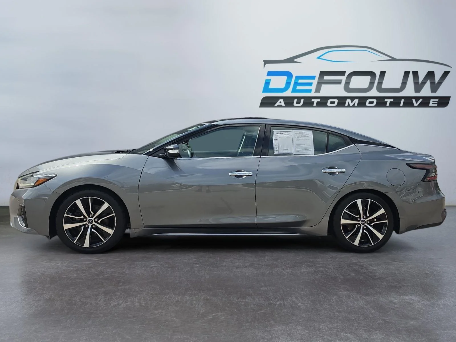 Used 2023 GRAY NISSAN SL SEDAN image 6