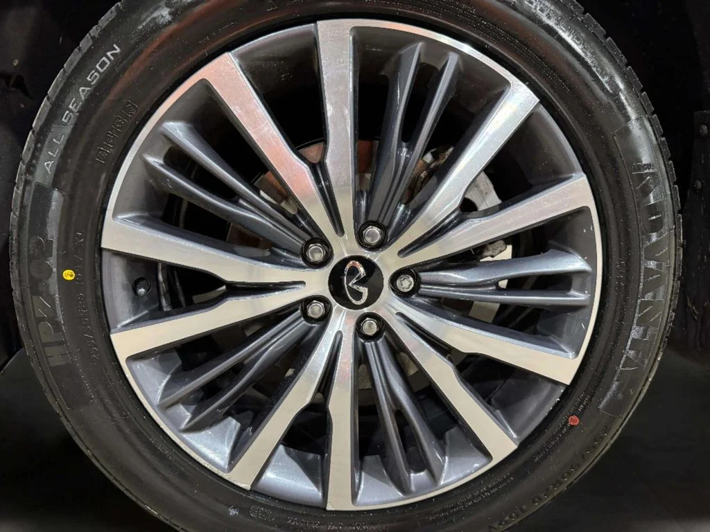 Used 2023 Mineral Black INFINITI Sensory image 34