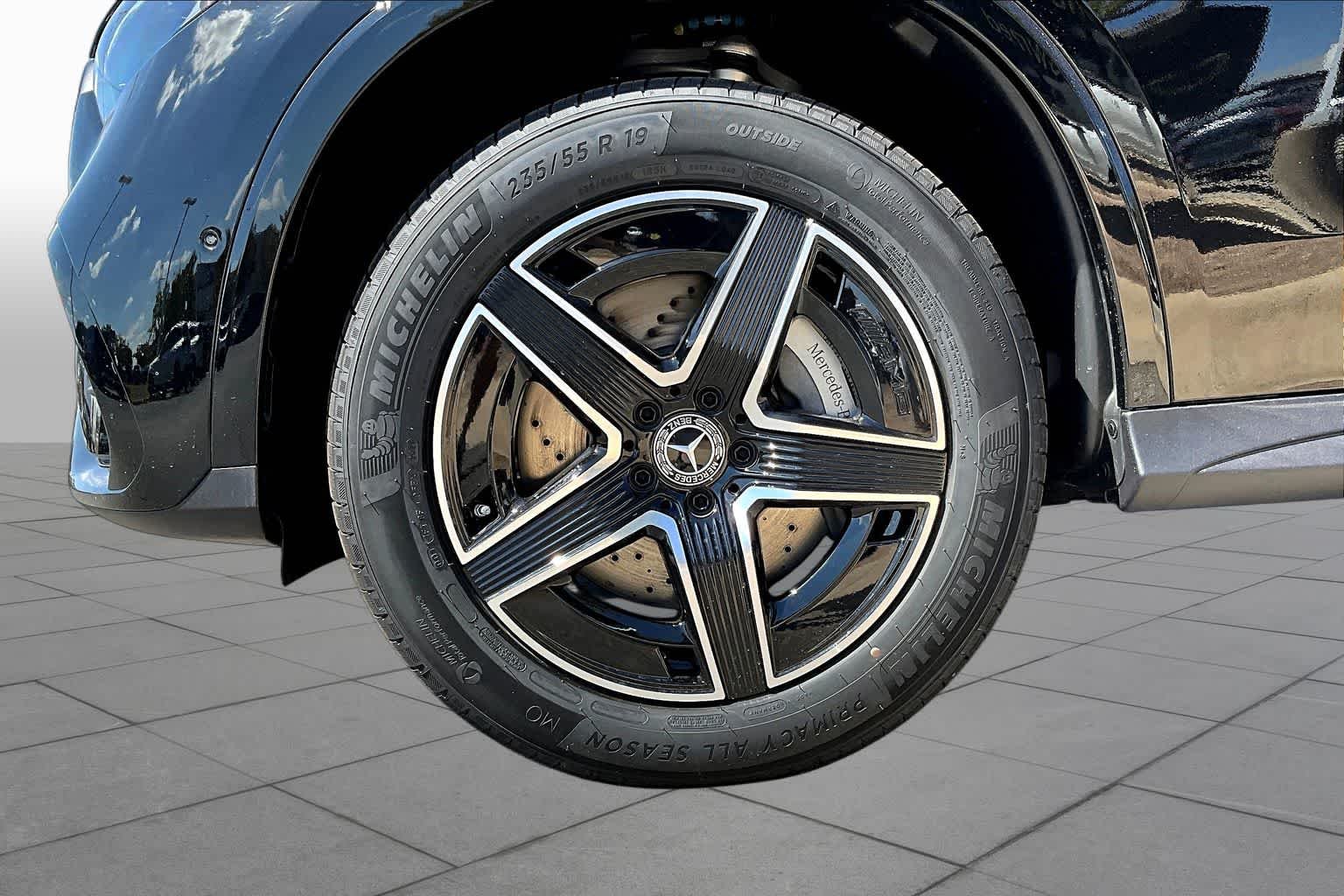 New 2026 Black Mercedes-Benz GLC 300 image 21
