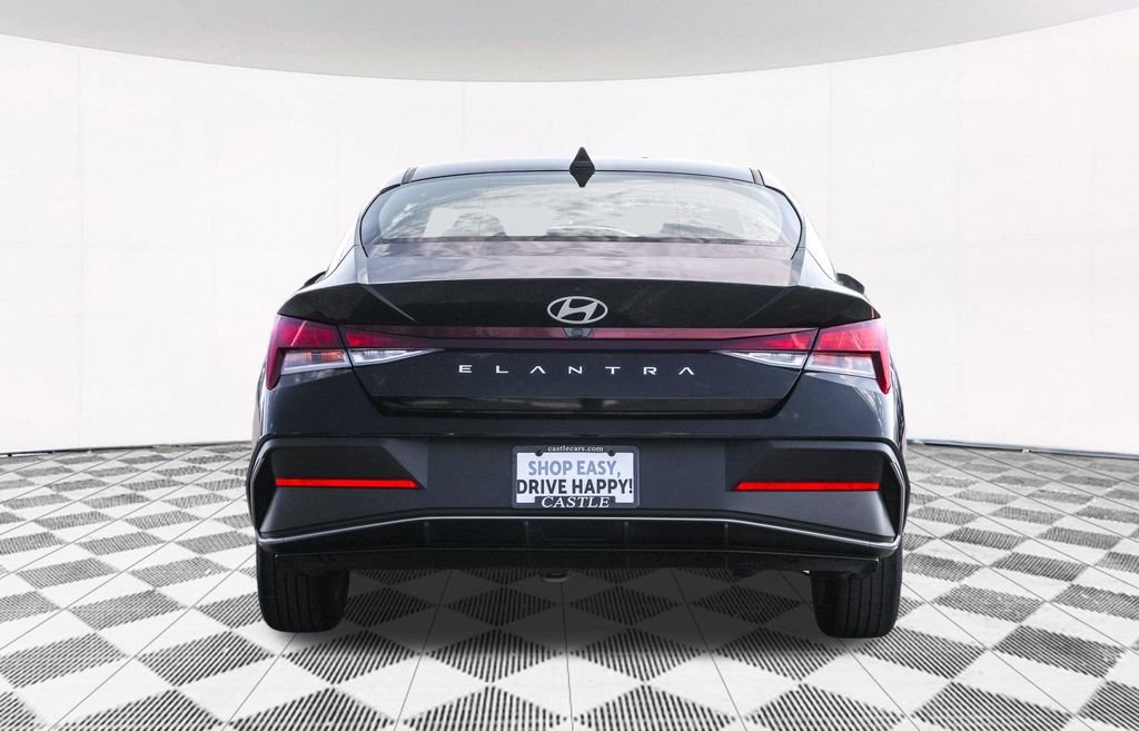 Certified Used 2024 Black Hyundai SEL image 13