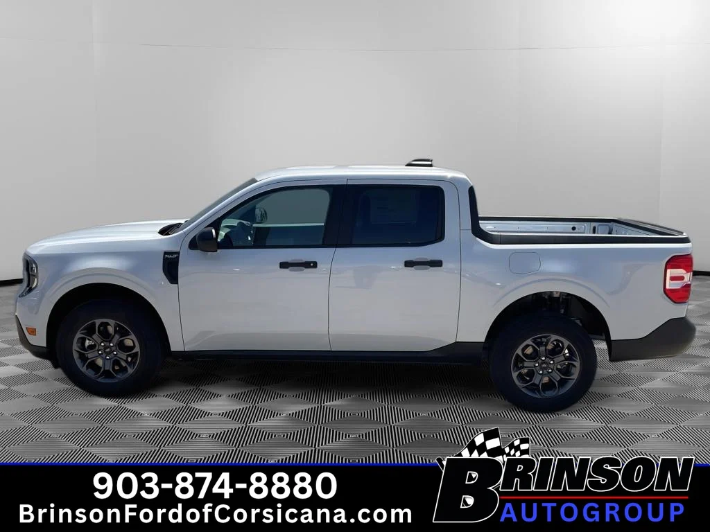 New 2026 Space White Metallic Ford XLT image 3