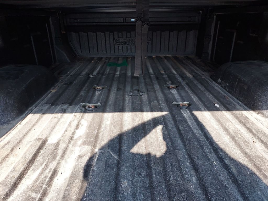 Used 2022 Beige Chevrolet High Country image 9