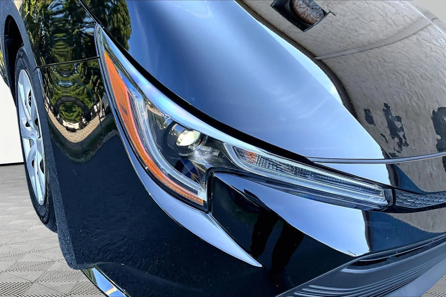 Used 2025 Midnight Black Metallic Toyota LE image 55