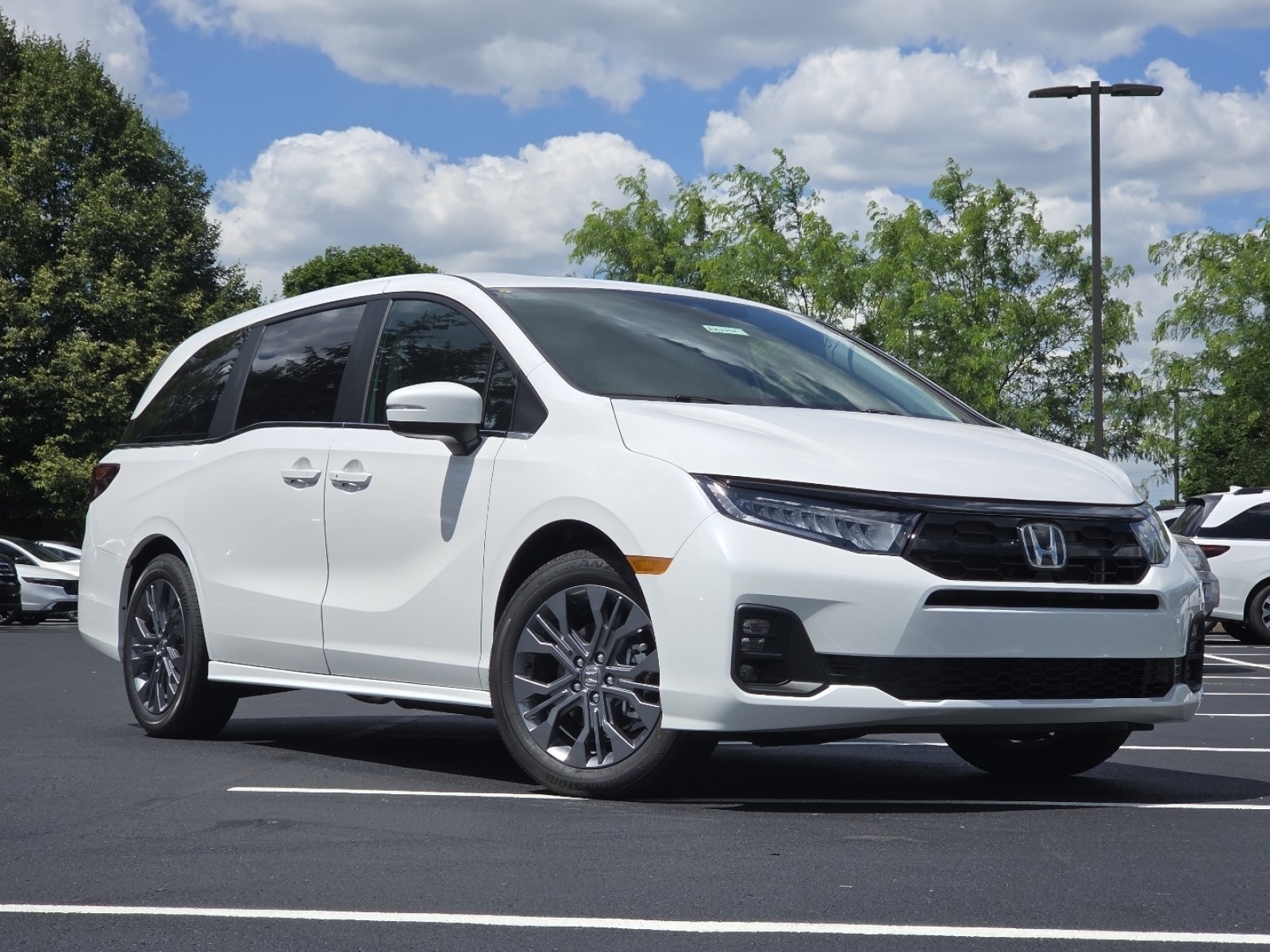 New 2026 Platinum White Pearl Honda Touring image 2