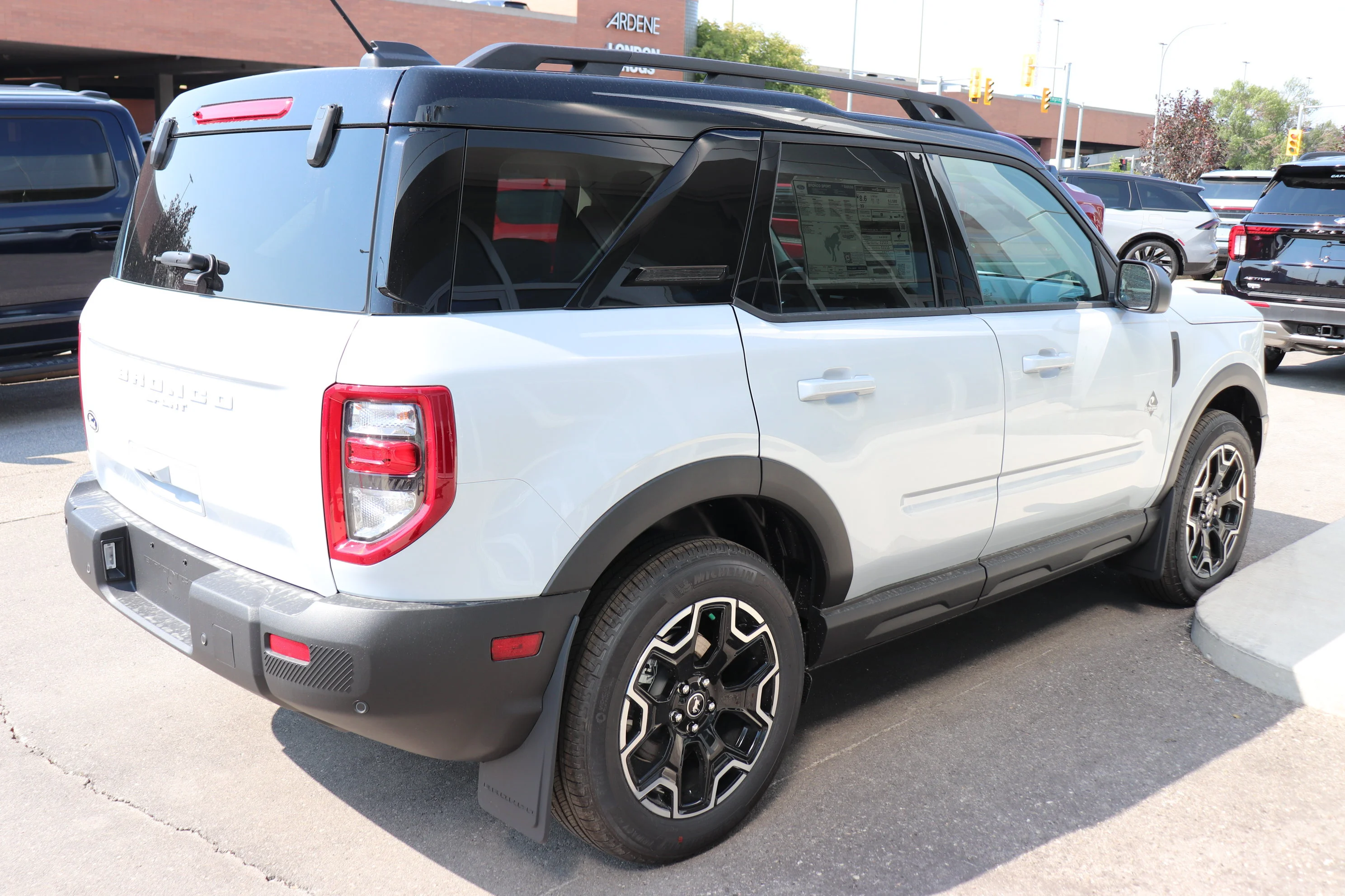New 2026 SPACE WHITE METALLIC Ford Outer Banks image 4