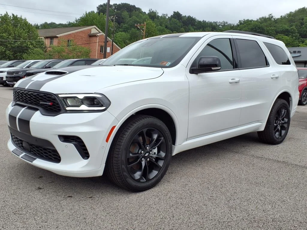 New 2025 White Knuckle Clear-Coat Exterior Paint Dodge GT Plus image 2