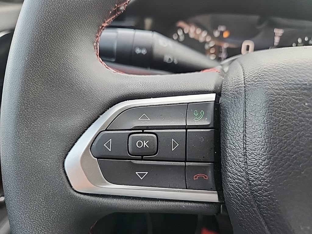 Used 2025 Red Hot Pearlcoat Jeep Trailhawk image 19
