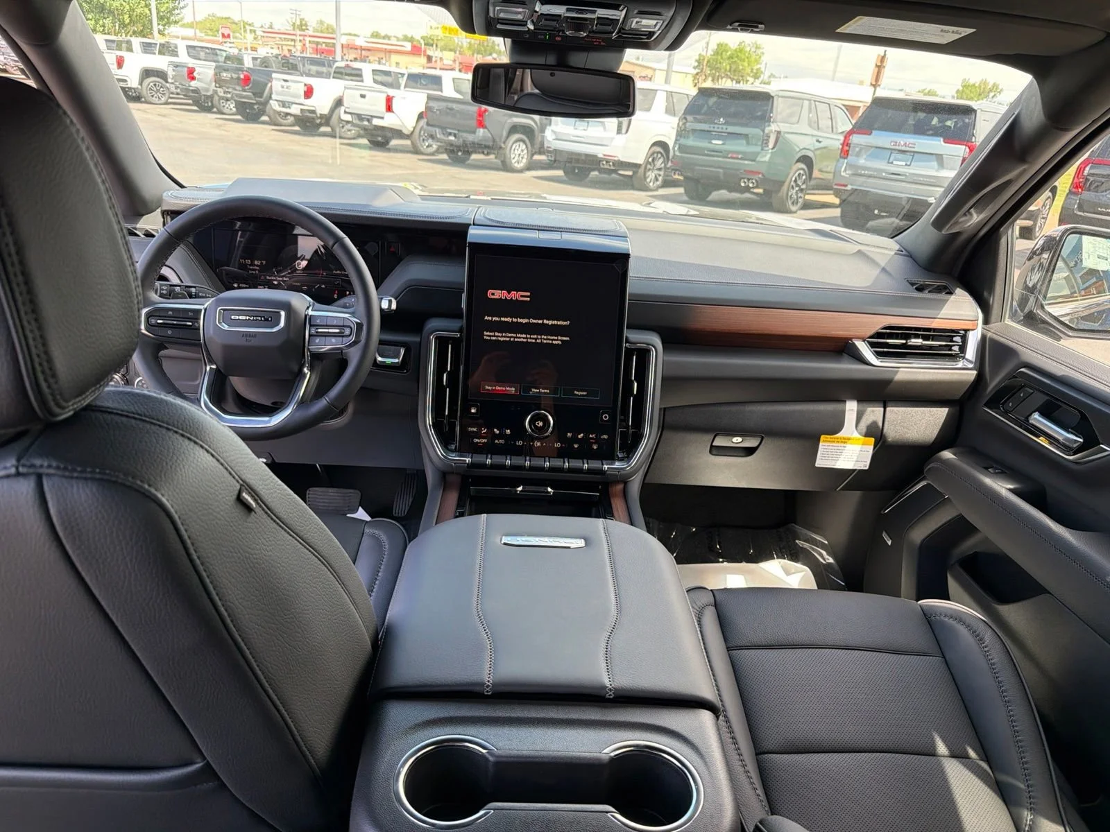 2026 GMC Yukon XL Denali - Photo 25
