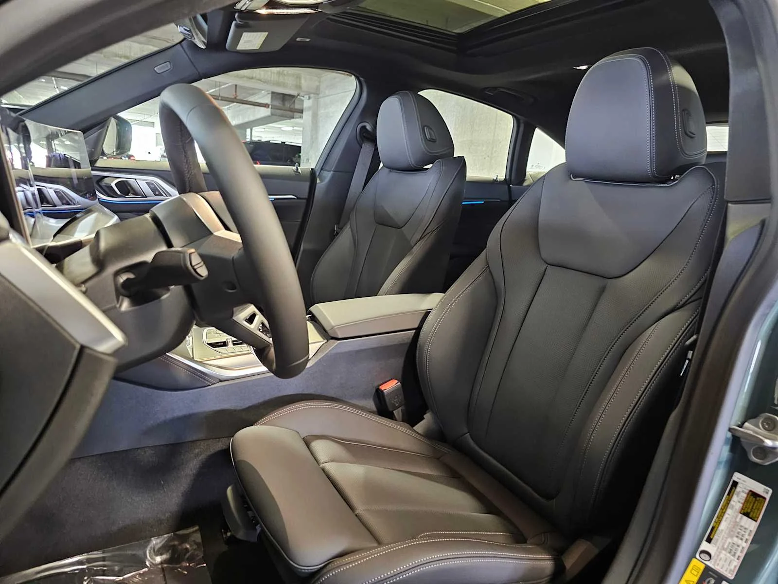 New 2026 Cape York Green Metallic BMW xDrive40 image 30