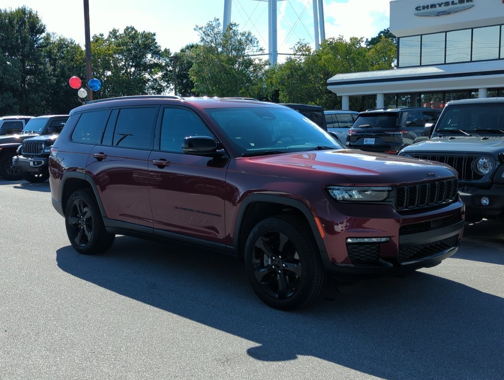 Used 2025 Red Jeep Limited image 8