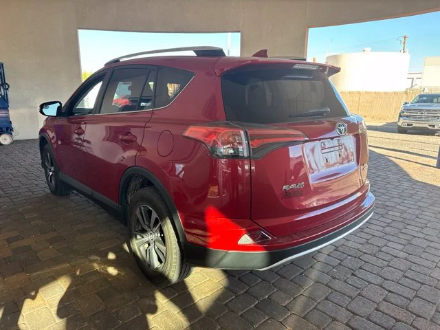 Used 2016 Barcelona Red Metallic Toyota XLE image 2