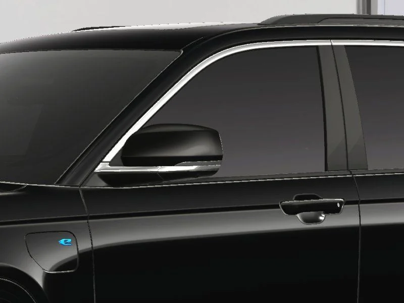 New 2024 Diamond Black Crystal Pearl-Coat Exterior Paint Jeep Overland 4xe image 16