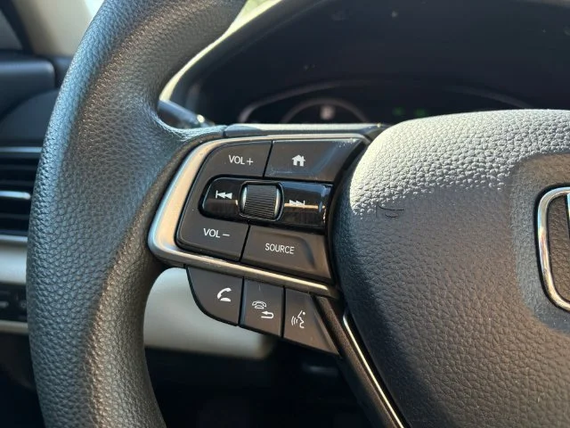 Used 2018 Red Honda LX 1.5T image 24