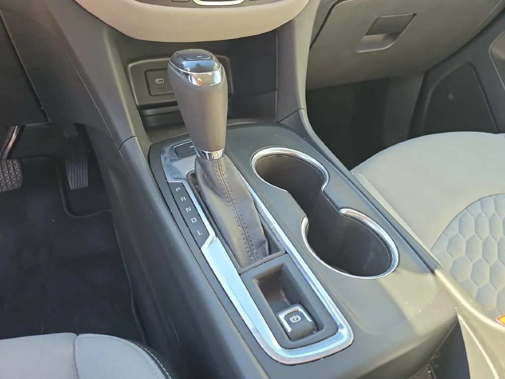 2020 Chevrolet Equinox LS - Photo 16