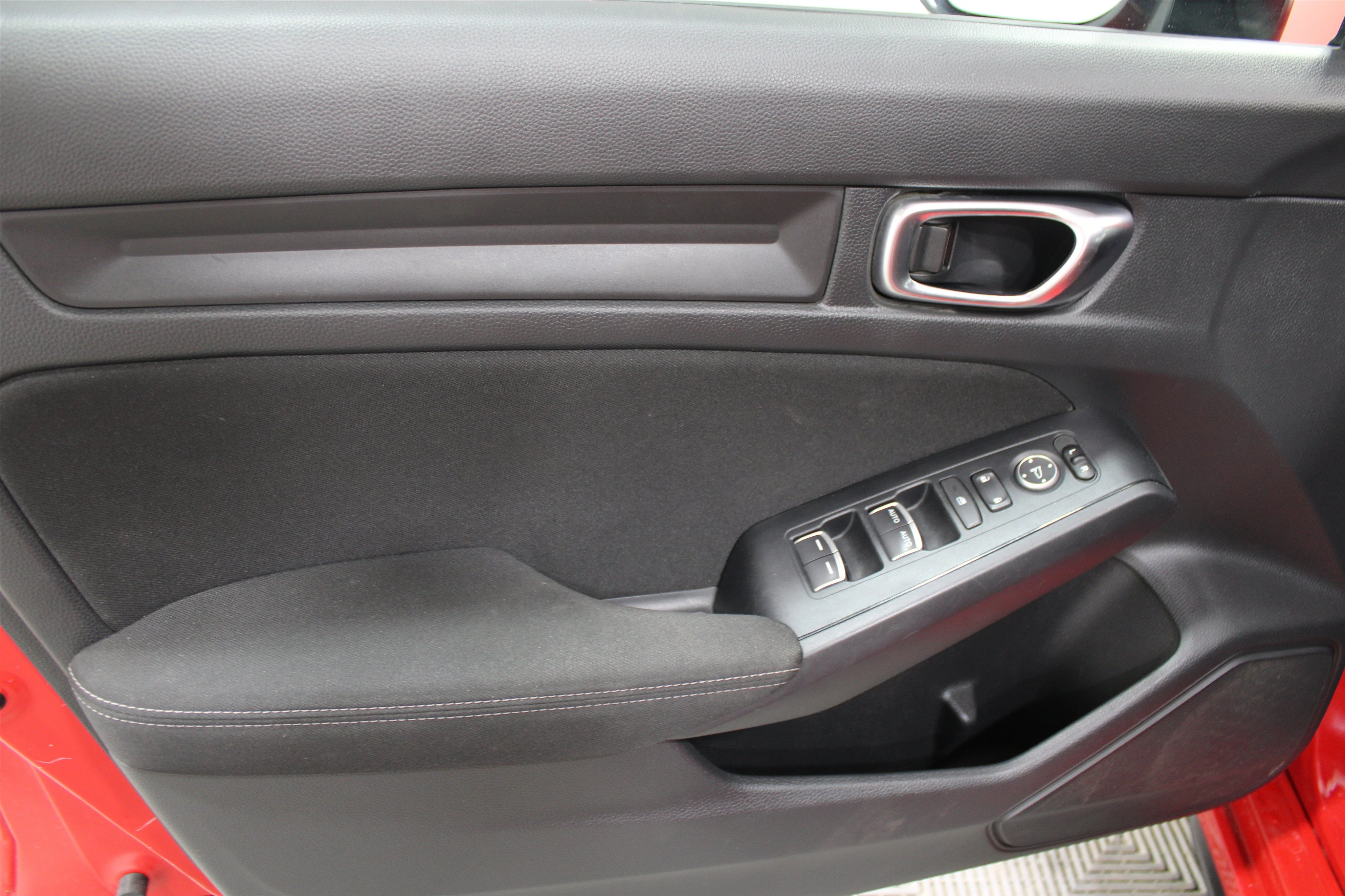 2025 Honda Civic Hatchback Sport - Photo 6