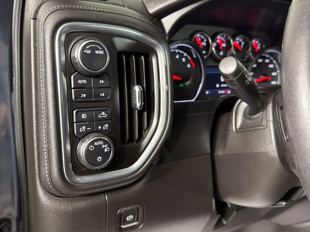 Used 2021 SHADOW GRAY METALLIC Chevrolet LT Trail Boss image 18