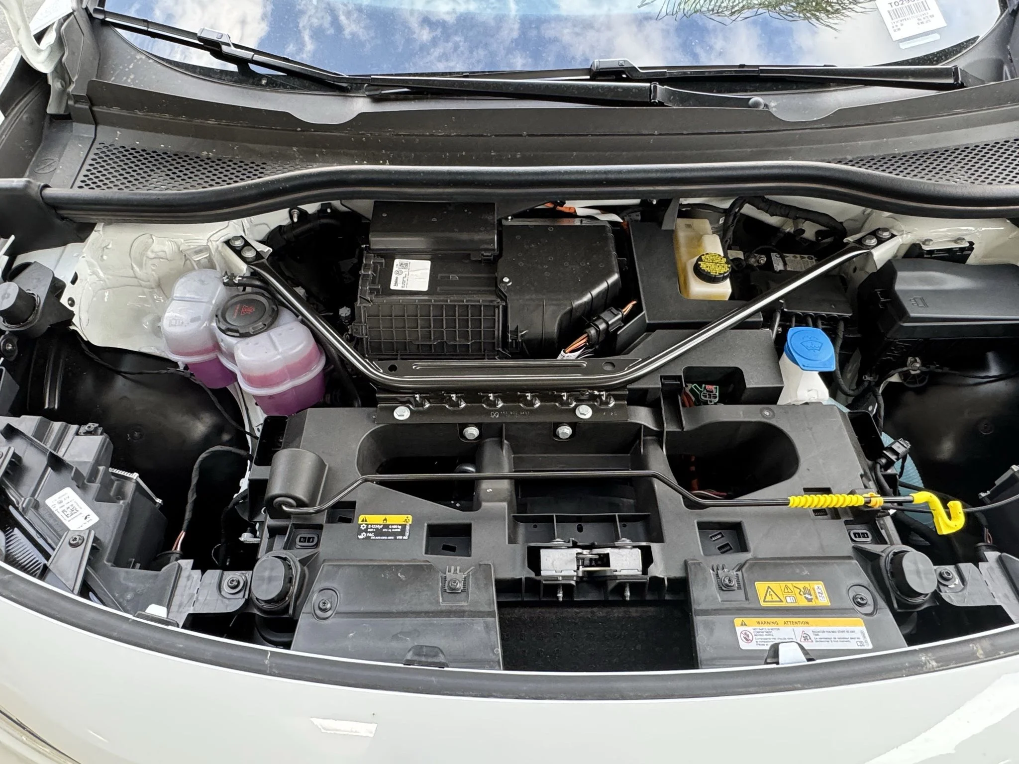 New 2026 Opal White Pearl Volkswagen Pro image 34