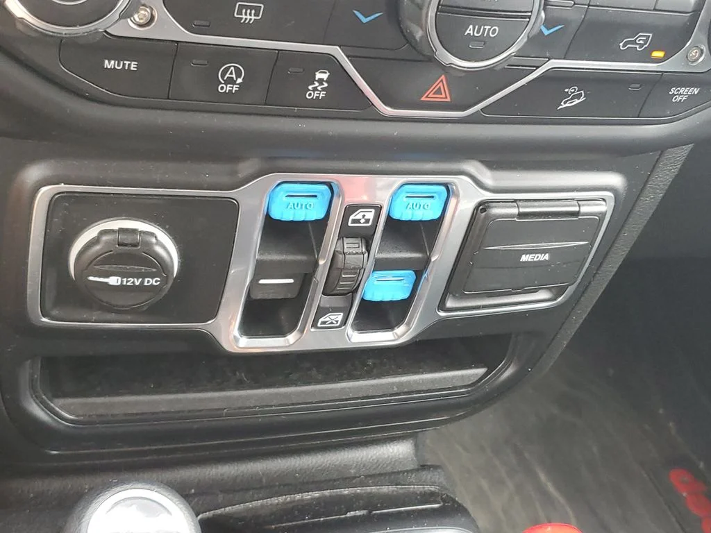Used 2018 Green Jeep Unlimited Sahara image 27