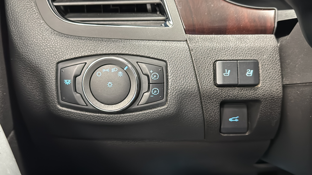 Used 2013 Tuxedo Black Metallic Ford Limited image 31
