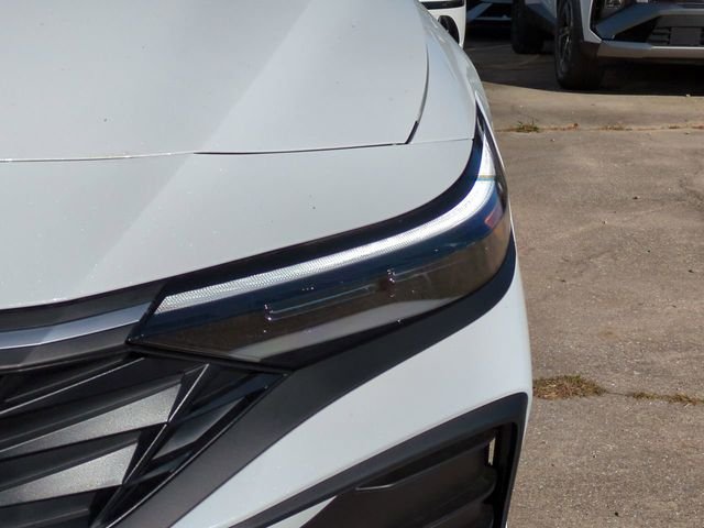 New 2026 White Hyundai SE image 35