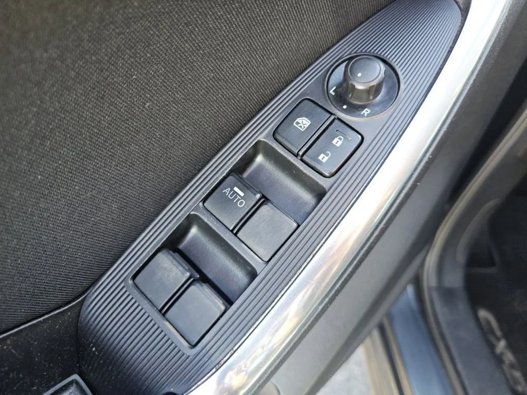 Used 2015 Meteor Gray Mica Mazda Sport image 28