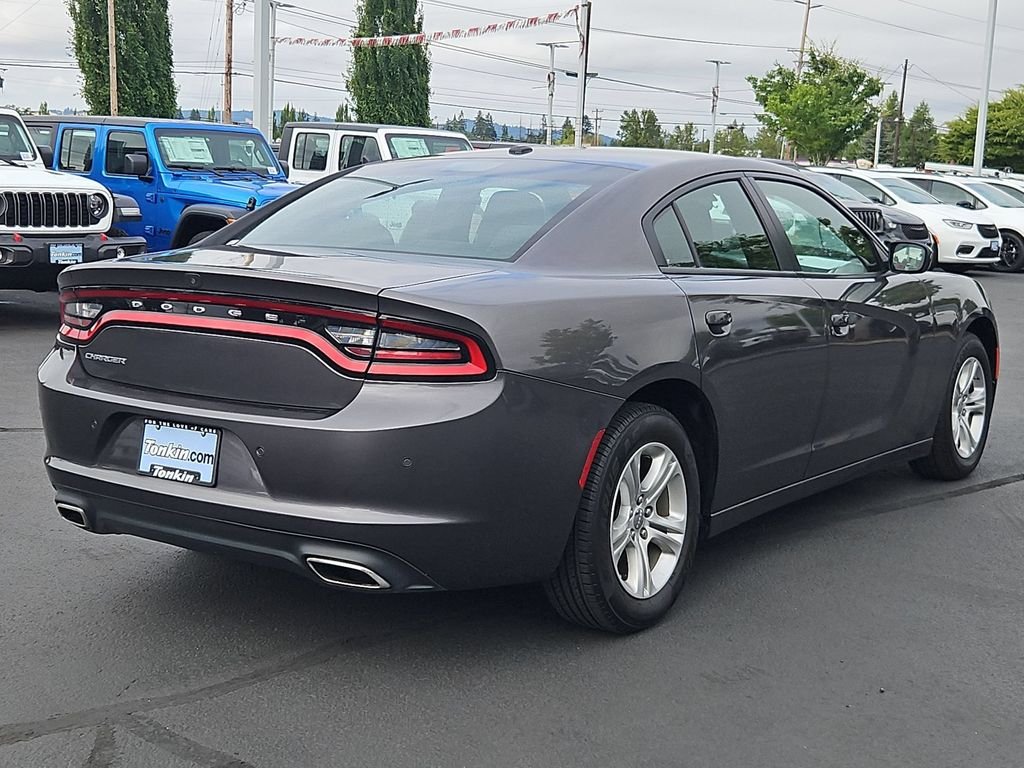 Used 2022 Granite Crystal Metallic Clearcoat Dodge SXT image 6