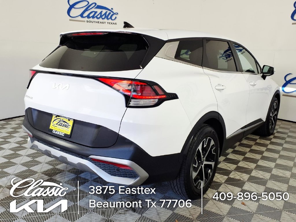 Used 2023 White Kia EX image 4
