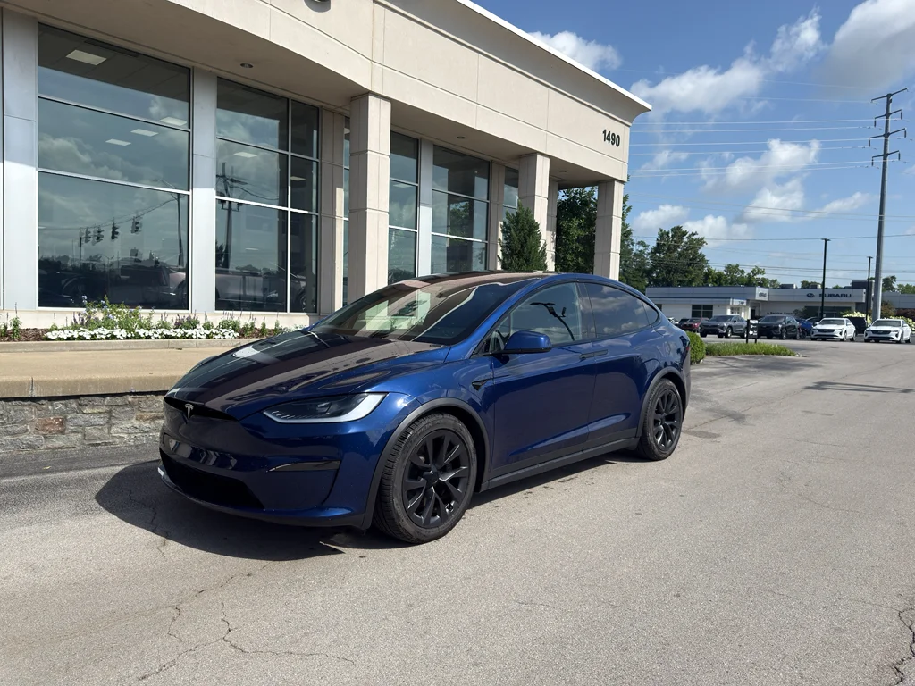 2023 Tesla Model X Long Range's photo
