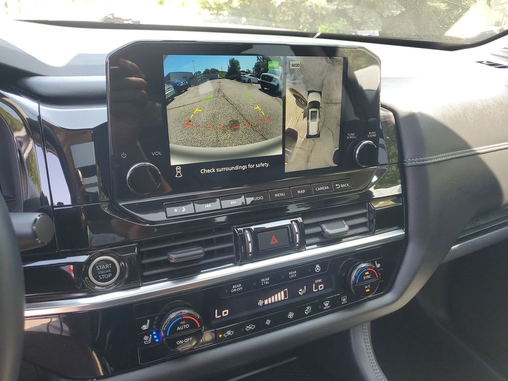 Used 2022 Solid Gray/Super Black Nissan Platinum image 22