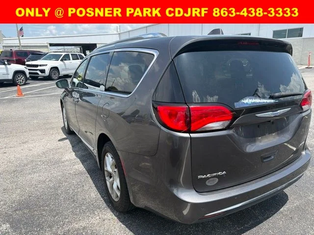 Used 2020 Gray Chrysler Limited image 5