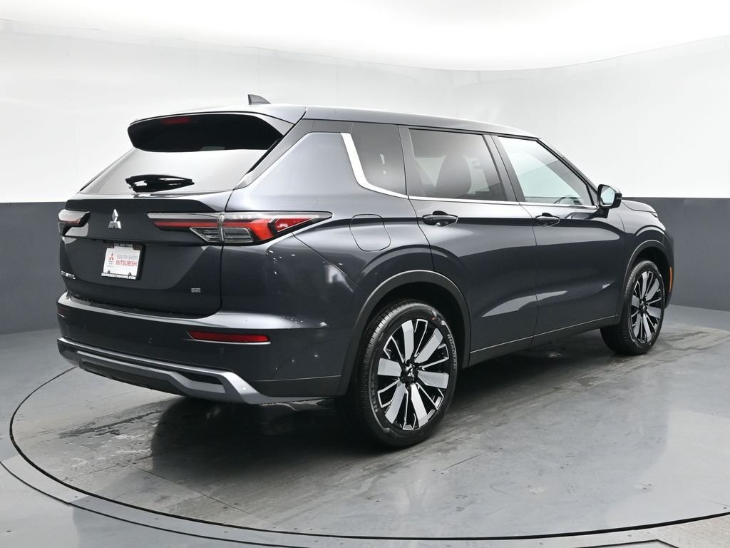 New 2026 Gray Mitsubishi SE image 15