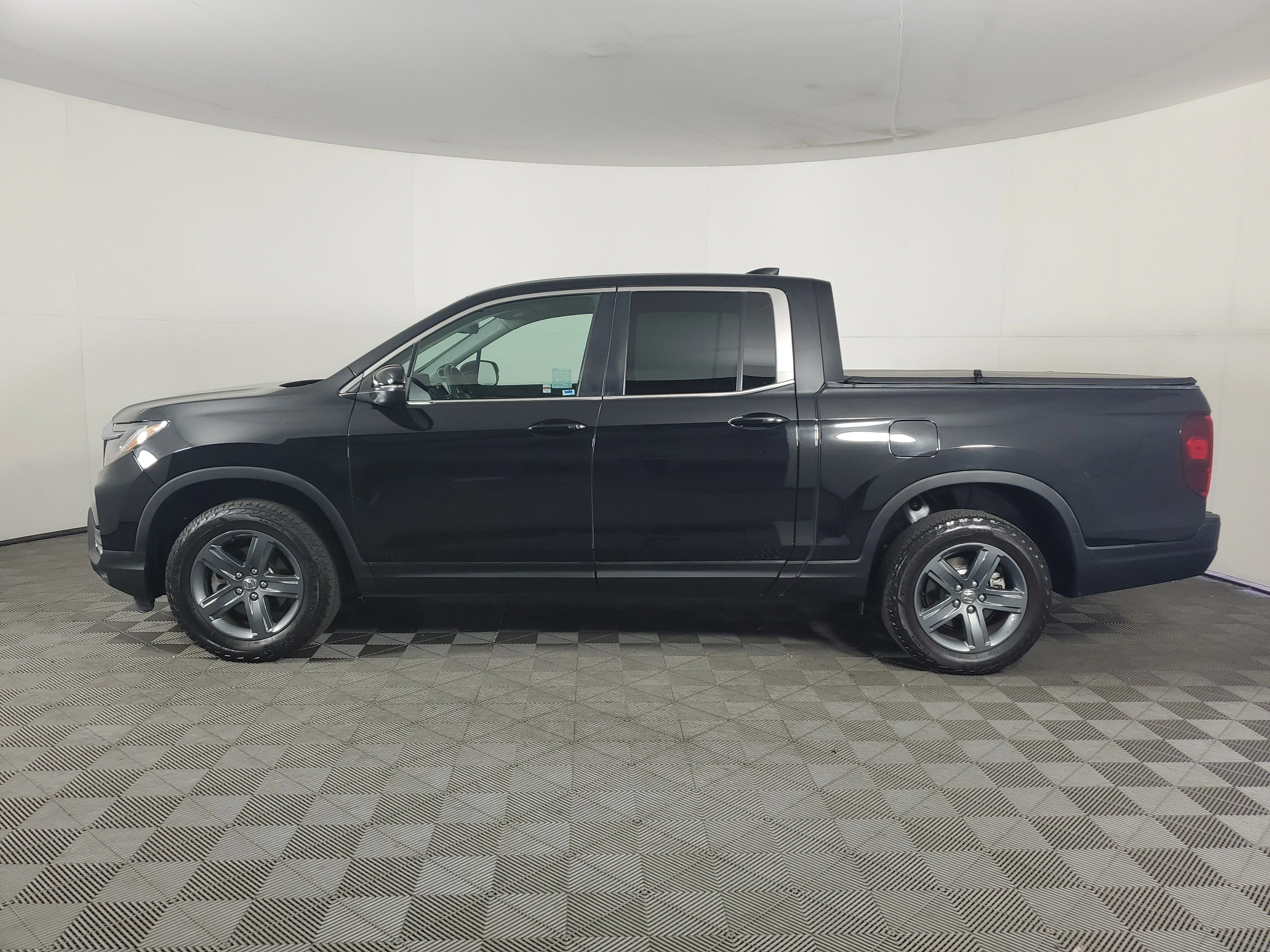 Used 2023 Crystal Black Pearl Honda RTL image 7