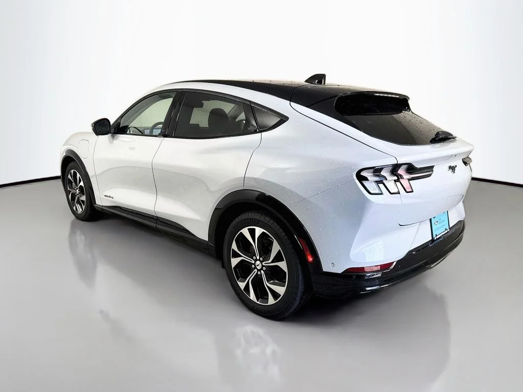 Used 2023 Space White Metallic Ford Premium image 12