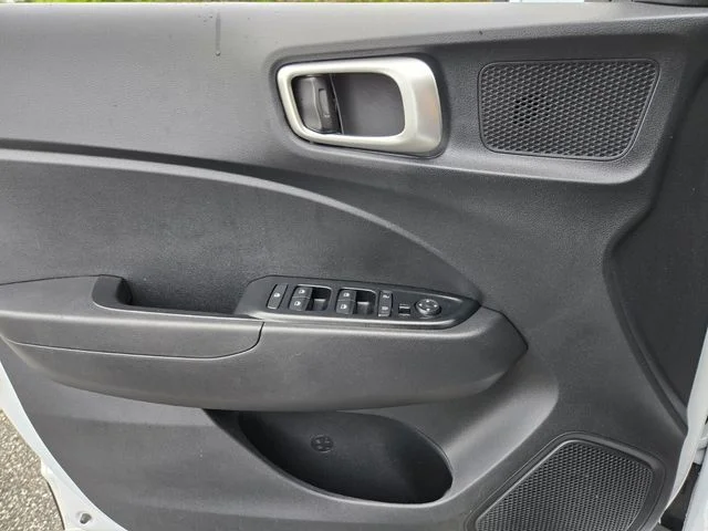 Used 2025 White Hyundai SEL image 35