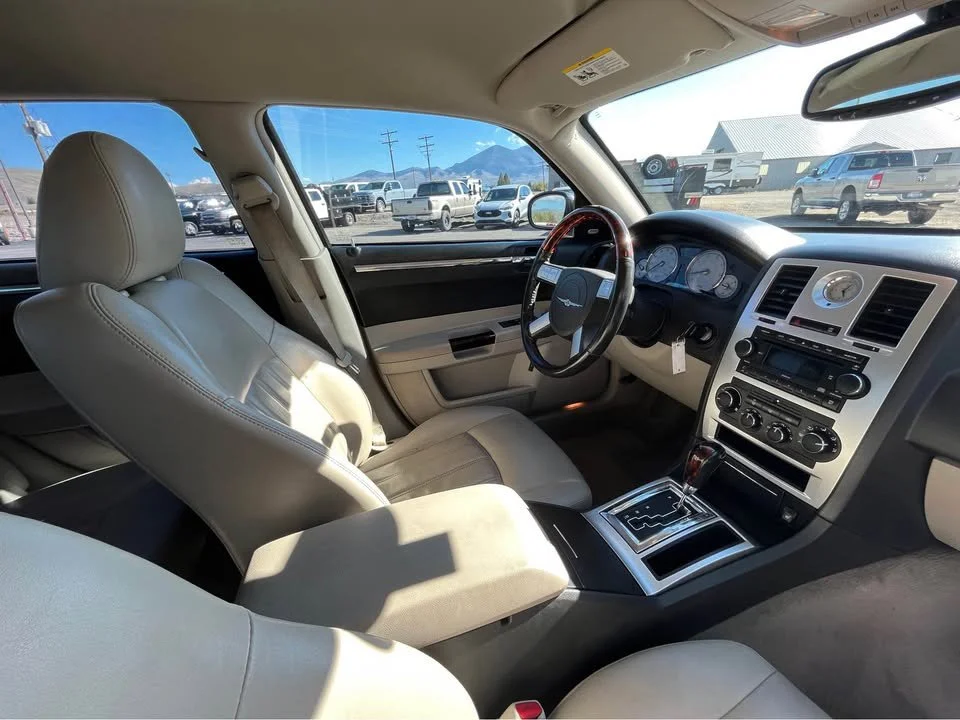 Used 2006 Silver Chrysler Base image 20