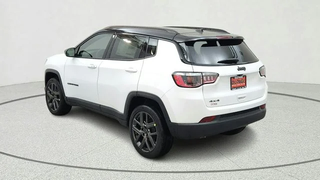 New 2026 Bright White Clear-Coat Exterior Paint Jeep Limited image 6