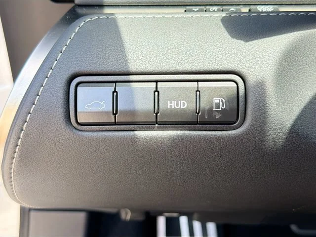 Used 2021 Liquid Platinum Lexus LC 500 image 43