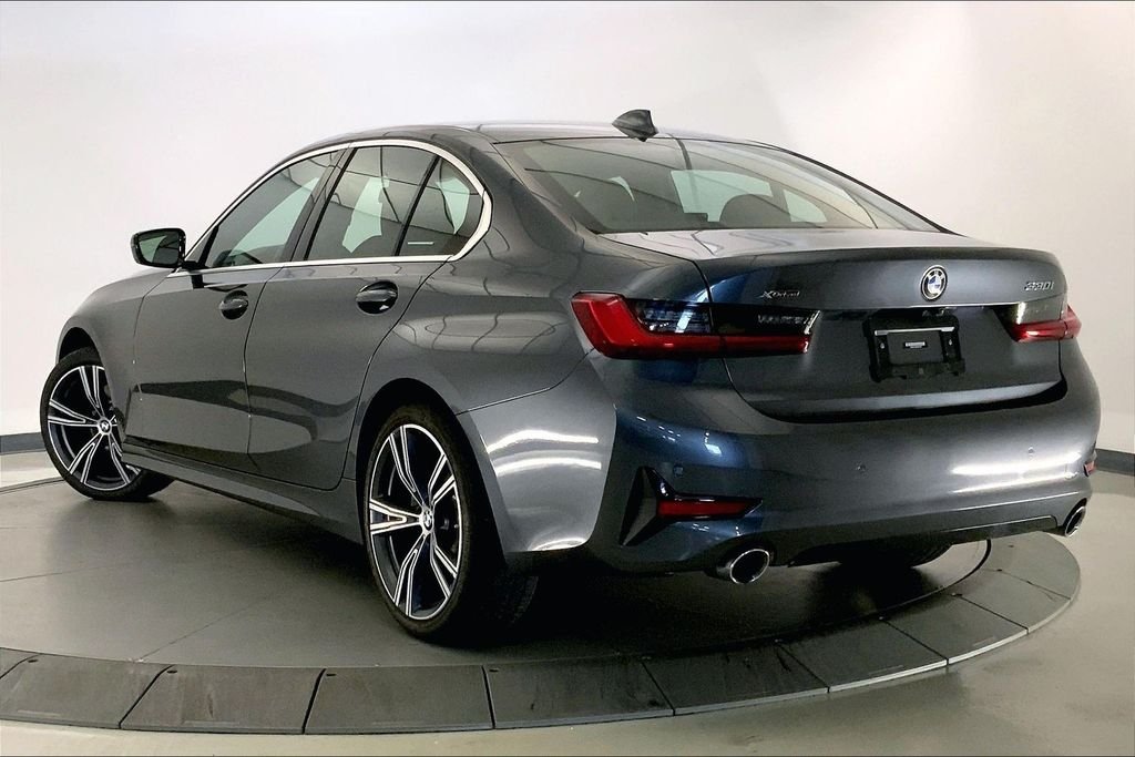 Used 2022 Mineral Grey Metallic BMW 330i xDrive image 10