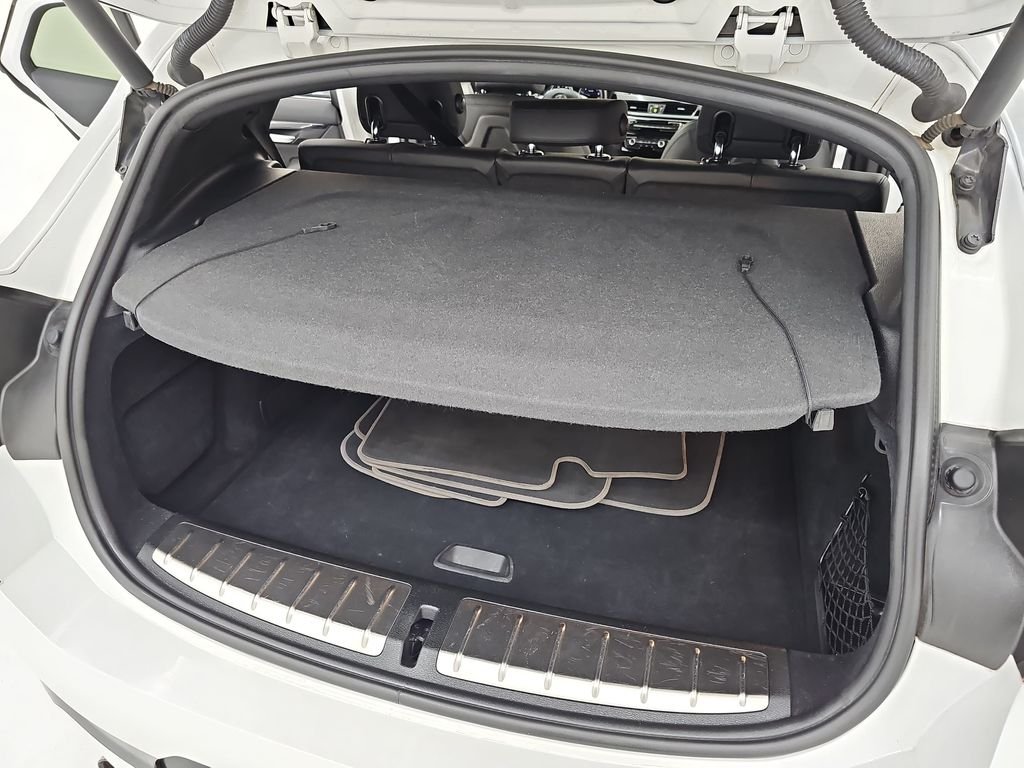 Used 2019 Mineral White Metallic BMW sDrive28i image 19