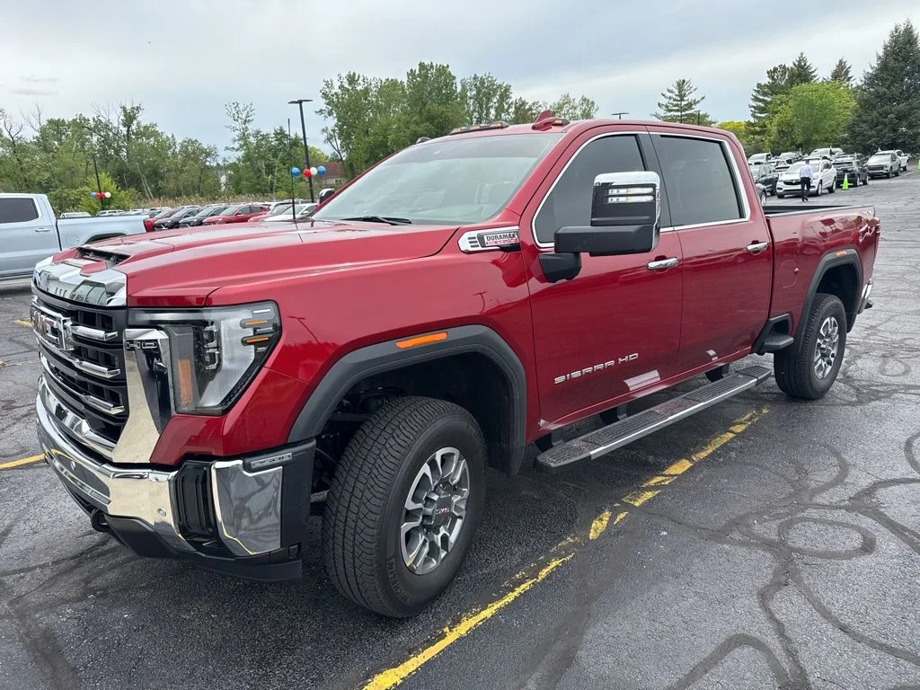 2026 GMC Sierra 4WD Crew Cab Standard Box SLT's photo