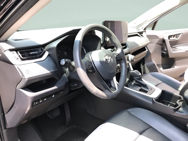 Used 2024  Toyota XLE Premium image 15