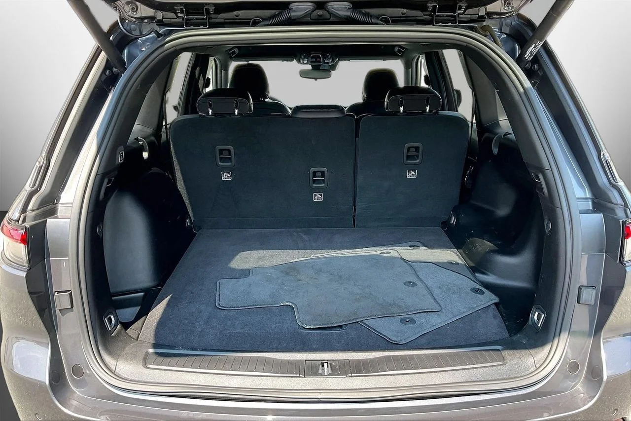 Used 2023 Gray Jeep Altitude X image 24