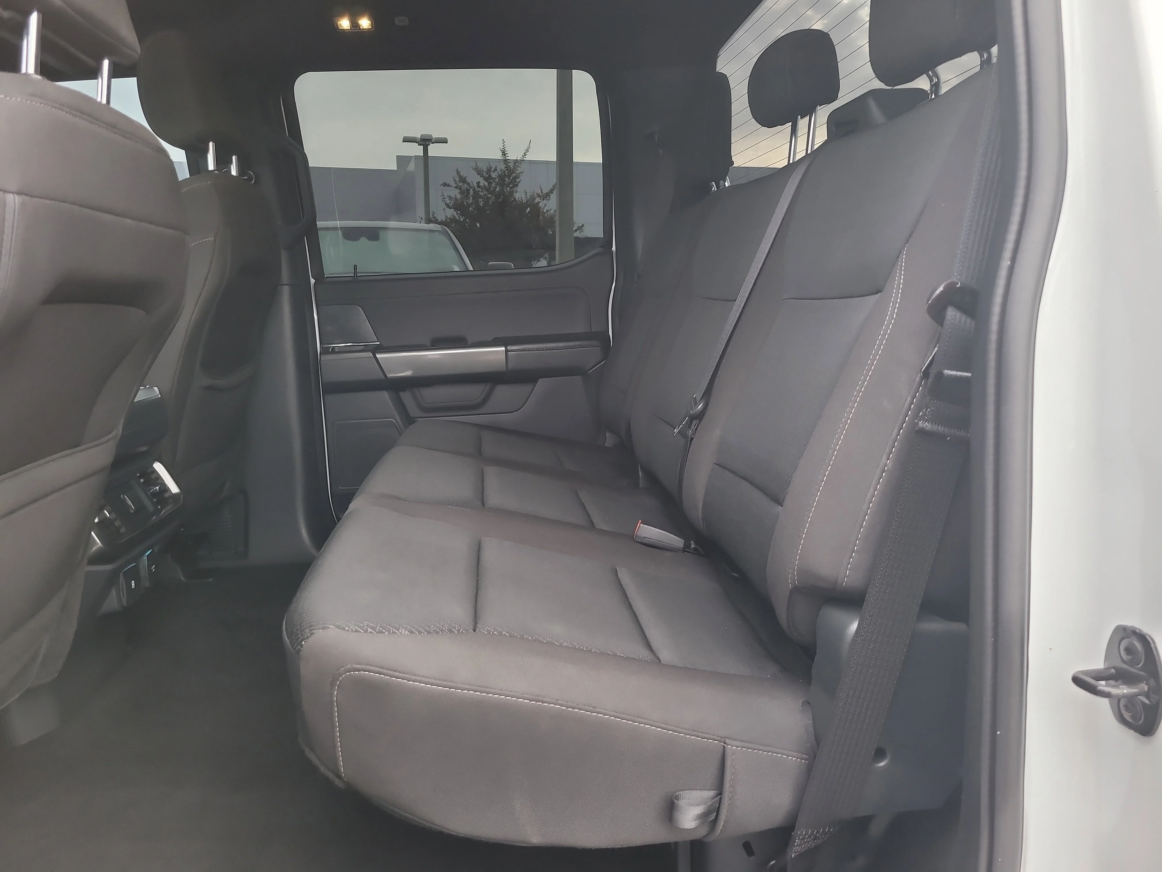 Used 2023 Oxford White Ford XLT image 12